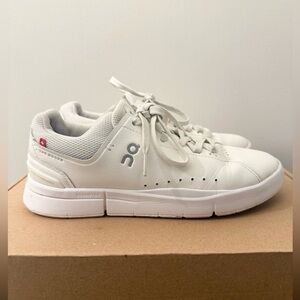 On THE ROGER Advantage White Leather Tennis Shoes Sneakers Women’s Size 7